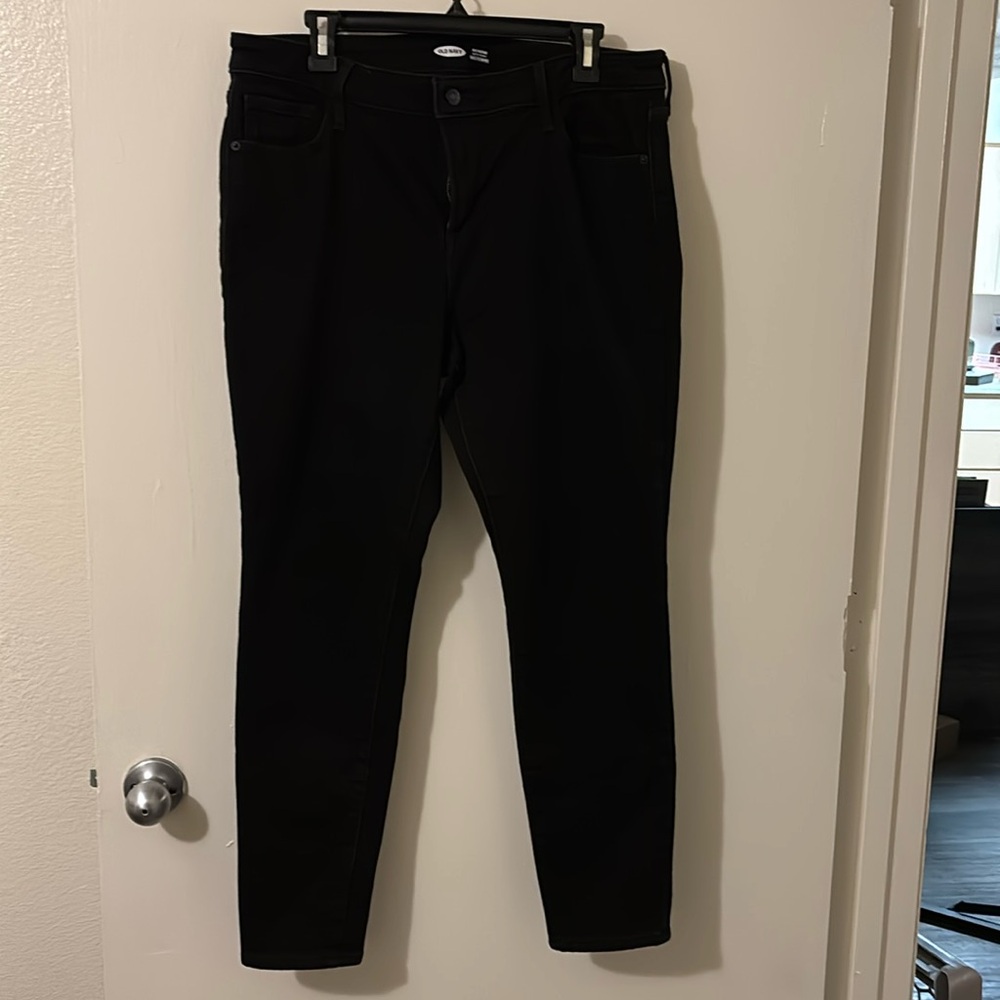Old Navy Rockstar Black Super Skinny Jeans